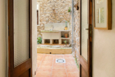 Townhouse in Artà with renovation project - Corridor to the patio