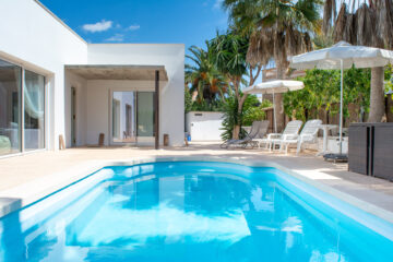 Modernes Einfamilienhaus mit Pool, Wintergarten und Dachterrasse in ruhiger Siedlung, 07559 Port Verd (Spanien), Einfamilienhaus