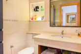 Ideal beach flat - in a still dreamy coastal village and only 100 metres from the ocean! - Bathroom en Suite