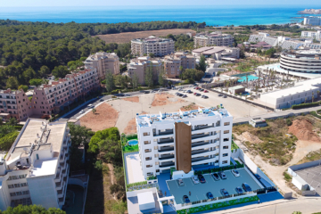 Exclusivo de nueva construcción: piso en 1ª planta con sur-balcón, parking y piscina comunitaria, 07560 Sa Coma (España), Piso en planta