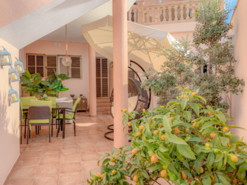 Charming townhouse apartment with 3 bedrooms, patio and pool on the first floor!, 07580 Capdepera (Spanien), Town house
