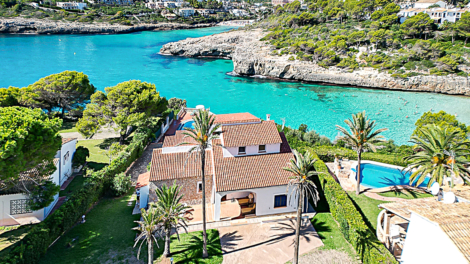 Großes Anwesen in 1. Meereslinie mit atemberaubendem Meerblick und Pool inkl. ETV-Lizenz, 07680 Porto Cristo Novo (Spanien), Einfamilienhaus