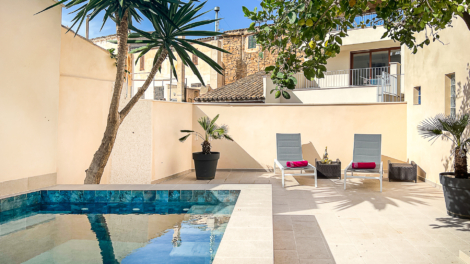 Saniertes mallorquinisches Dorfhaus – Pool, Dachterrasse + Ferienvermietungslizenz für 8 Personen, 07580 Capdepera (Spanien), Stadthaus