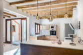 Casa de pueblo mallorquina recién renovada - piscina, azotea y licencia de alquiler vacacional para 8 plazas - Nueva y moderna cocina equipada