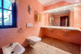 Charming finca with pool and guest house near Artà - ...bathroom