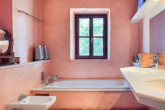 Charming finca with pool and guest house near Artà - ...bathroom en suite