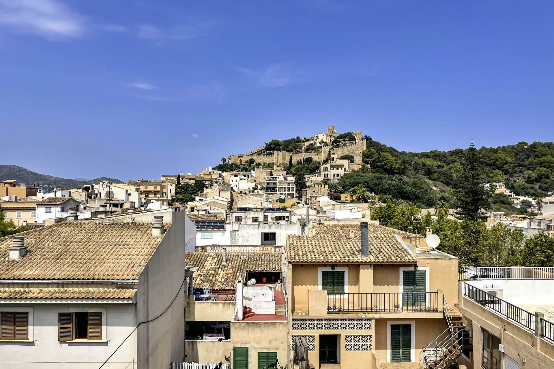 For rent: Centrally located house with 2 bedrooms and roof terrace with castle and sea views, 07580 Capdepera (Spain), Terraced house