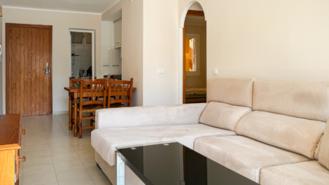 Komfortable 2-Zimmer-Wohnung mit Gemeinschaftspool an der Promenade von Cala Bona, 07559 Cala Bona (Spanien), Etagenwohnung