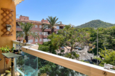 Flat with 3 bedrooms and communal pool in central location - Balcony with mountain and...