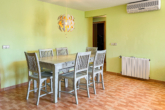Flat with 3 bedrooms and communal pool in central location - Dining area