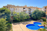Flat with 3 bedrooms and communal pool in central location - ...pool view
