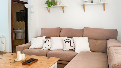 EN ALQUILER: Moderno piso con 3 dormitorios, balcón y plaza de aparcamiento subterráneo, 07590 Cala Ratjada (España), Piso en planta