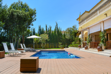 Elegante villa mediterránea de 450 m², con 5 dormitorios y piscina, en una zona muy solicitada, 07580 Cala Ratjada (España), Chalet