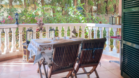 Apartamento en planta baja con dos dormitorios, balcón y plaza de garaje subterránea en una zona tranquila., 07590 Cala Ratjada (España), Piso en planta baja