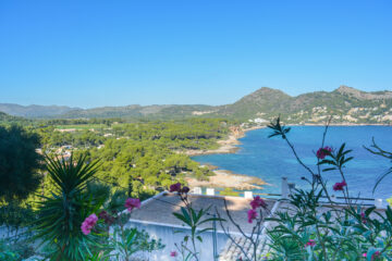 Parcela arbolada en laderas con fantásticas vistas al mar – ¡inversión inmobiliaria!, 07580 Canyamel (España), Solar residencial