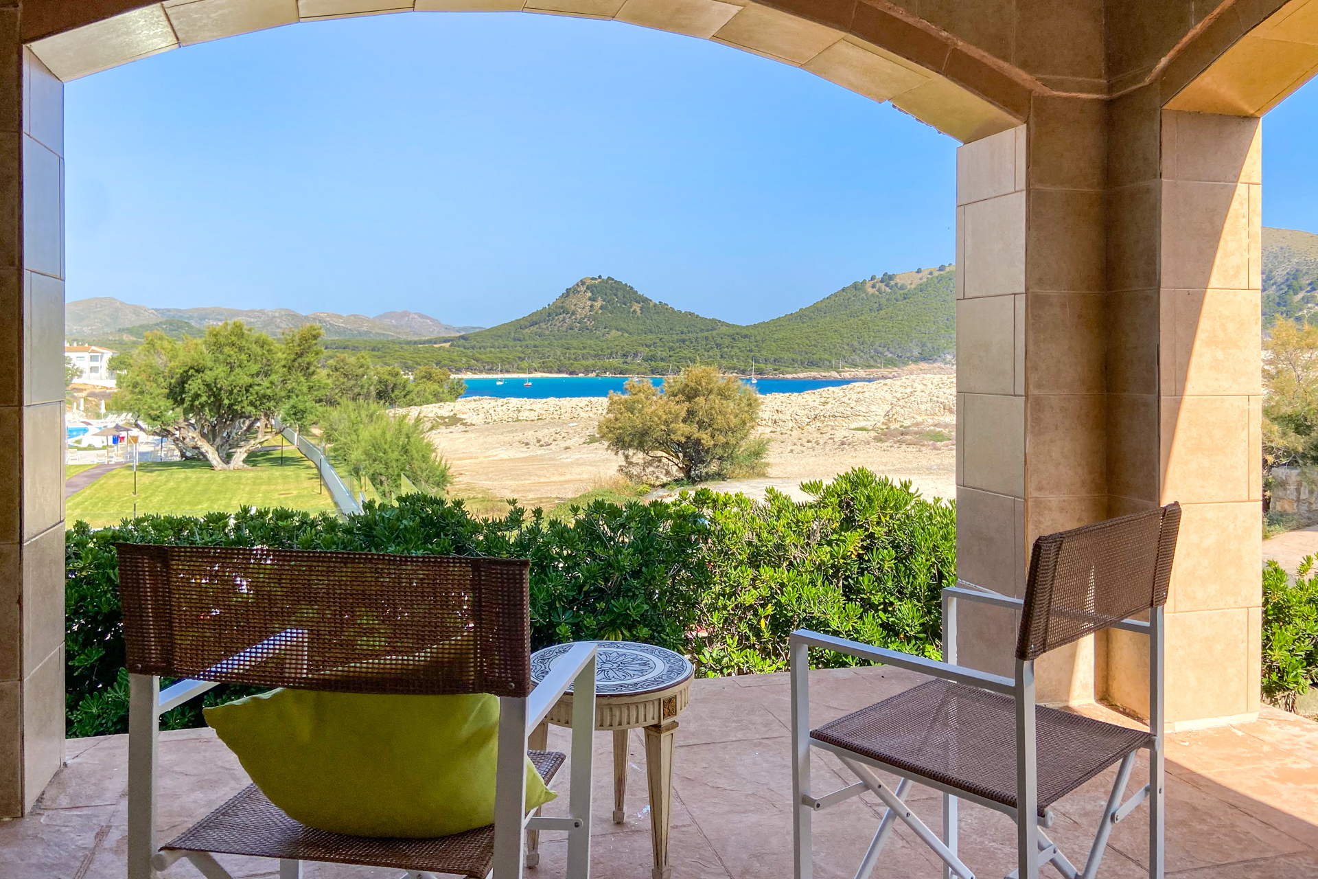 Einzigartige mallorquinische Vintage-Villa mit atemberaubendem Meerblick und großem Potenzial, 07590 Cala Ratjada (Spanien), Villa