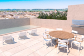 NEW CONSTRUCTION: Luxury penthouse flat, large balcony, private roof terrace with pool and far-reaching view - New build flat with roof terrace