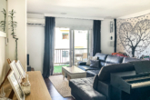 Charmante Wohnung mit Smart-Home+Surround-Sound Anlage, modernisierten Bädern und Balkon - Wohnzimmer mit...