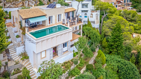 Exclusive villa with holiday rental license, pool, parking space, and fantastic sea views., 07589 Canyamel (Spain), Villa