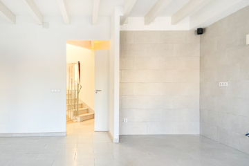 Vivienda de nueva construcción: casa adosada en 3 niveles con su propia piscina, 07460 Pollença (España), Casa adosada