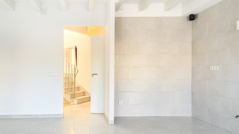 Moderna casa adosada en 3 niveles con su propia piscina, 07460 Pollença (España), Casa de pueblo