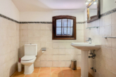 Perfect finca for a large family or several families: fantastic sea views and Mediterranean flair - ...bathroom en suite