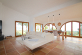 Finca "Los Arcos" with dream sea view and pool - Living area
