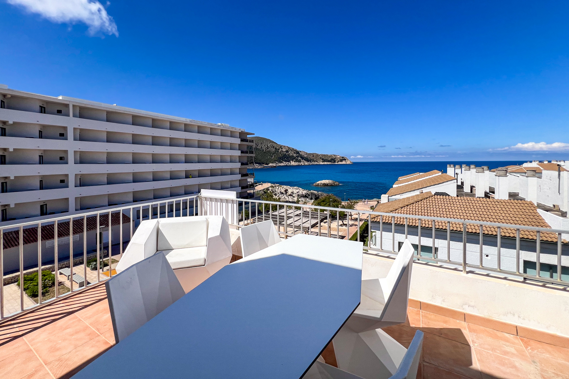 100 m vor dem Meer – Modernes Ático mit großer Terrasse und fantastischem Blick, 07590 Cala Ratjada (Spanien), Etagenwohnung