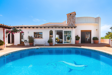 Authentic villa with pool in outstanding location with sea view, 07590 Cala Ratjada (Spain), Villa