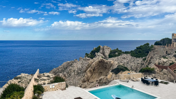 Exclusive Terraced House in Es Pelats – Terrace, Jacuzzi, Pool and Breathtaking Sea Views, 07590 Cala Lliteres (Spain), End terrace