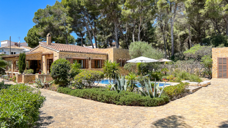 Mediterranes Wohnen in Cala Ratjada: Idyllisches Einfamilienhaus mit Salzwasserpool, 07590 Cala Ratjada (Spanien), Einfamilienhaus