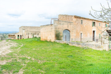 90 hectares of finca grounds for new buildings and for the renovation of a country estate, 07520 Petra (Spain), Residential plot