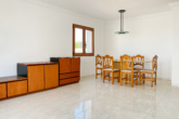 Spacious flat in quiet location with 3 bedrooms and balcony with distant view - Living/dining area