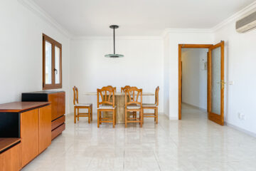 Amplio piso en zona tranquila con 3 dormitorios y balcón con vistas lejanas, 07590 Cala Ratjada (España), Piso en planta