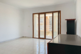 Spacious flat in quiet location with 3 bedrooms and balcony with distant view - Living room