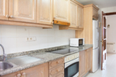 Quietly located, spacious ground floor flat with 3 bedrooms, heating and community pool - Modern kitchen