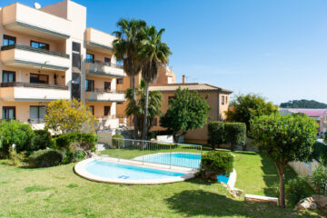 Tranquilo, amplio apartamento en planta baja con 3 dormitorios, calefacción y piscina comunitaria, 07580 Capdepera (España), Piso en planta baja