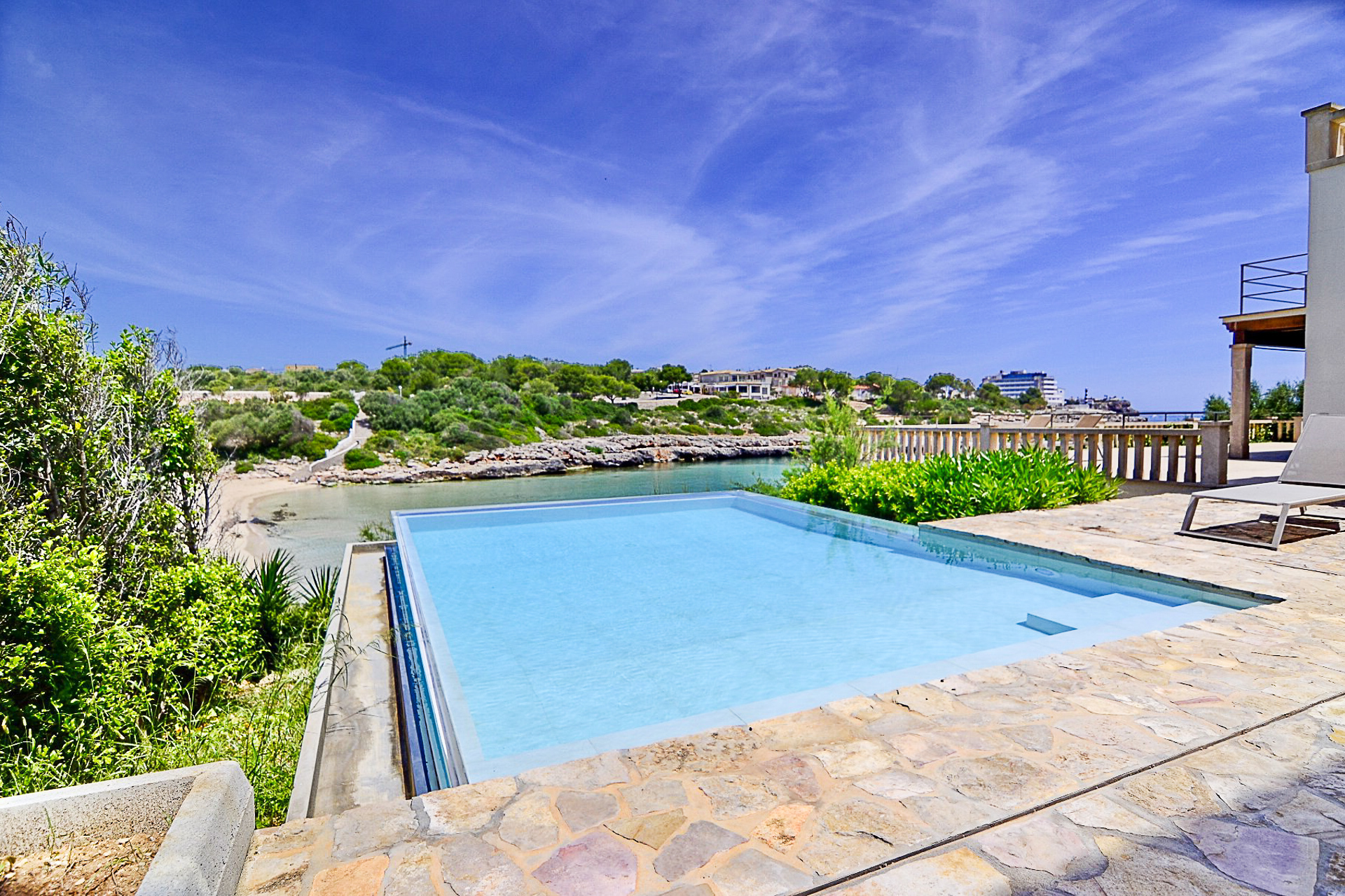 Mallorquinische Villa direkt am Meer mit Salzwasserpool und ETV-Lizenz für 12 Betten, 07670 Portocolom (Spanien), Villa