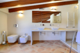 Villa mallorquina directamente en primera linea al mar, con piscina y licencia ETV para 12 plazas - ...baño en suite con...
