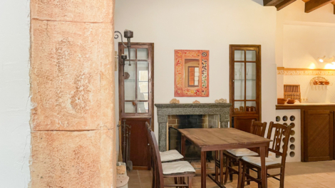 Künstlerisches Stadthaus im Herzen von Arta mit 4 Schlafzimmern, Patio, Dachterrasse und Weitblick, 07570 Artà (Spanien), Stadthaus