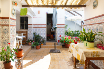 Encantadora casa de pueblo mallorquina con 5 dormitorios, patio y mucho potencial, 07580 Capdepera (España), Town House