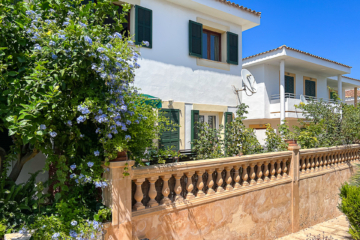 Charming terraced corner house with garden near the beach, 07589 Font de Sa Cala (Spain), Terraced house