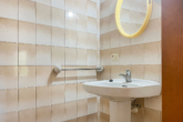 FINCA MIT POTENTIAL: Grundstück mit ca. 28.000m² und rundum Meerfernblick - Badezimmer im Erdgeschoß
