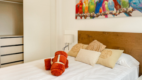 Planta baja con 2 dormitorios, jardín, 1 plaza de aparcamiento y piscina comunitaria, 07590 Cala Ratjada (España), Piso en planta baja